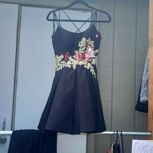 Black, threaded dress - By Blondie Nites - POCKETS!! - Women 5